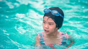 The benefits and harms of Lifeguarding and swimming for children